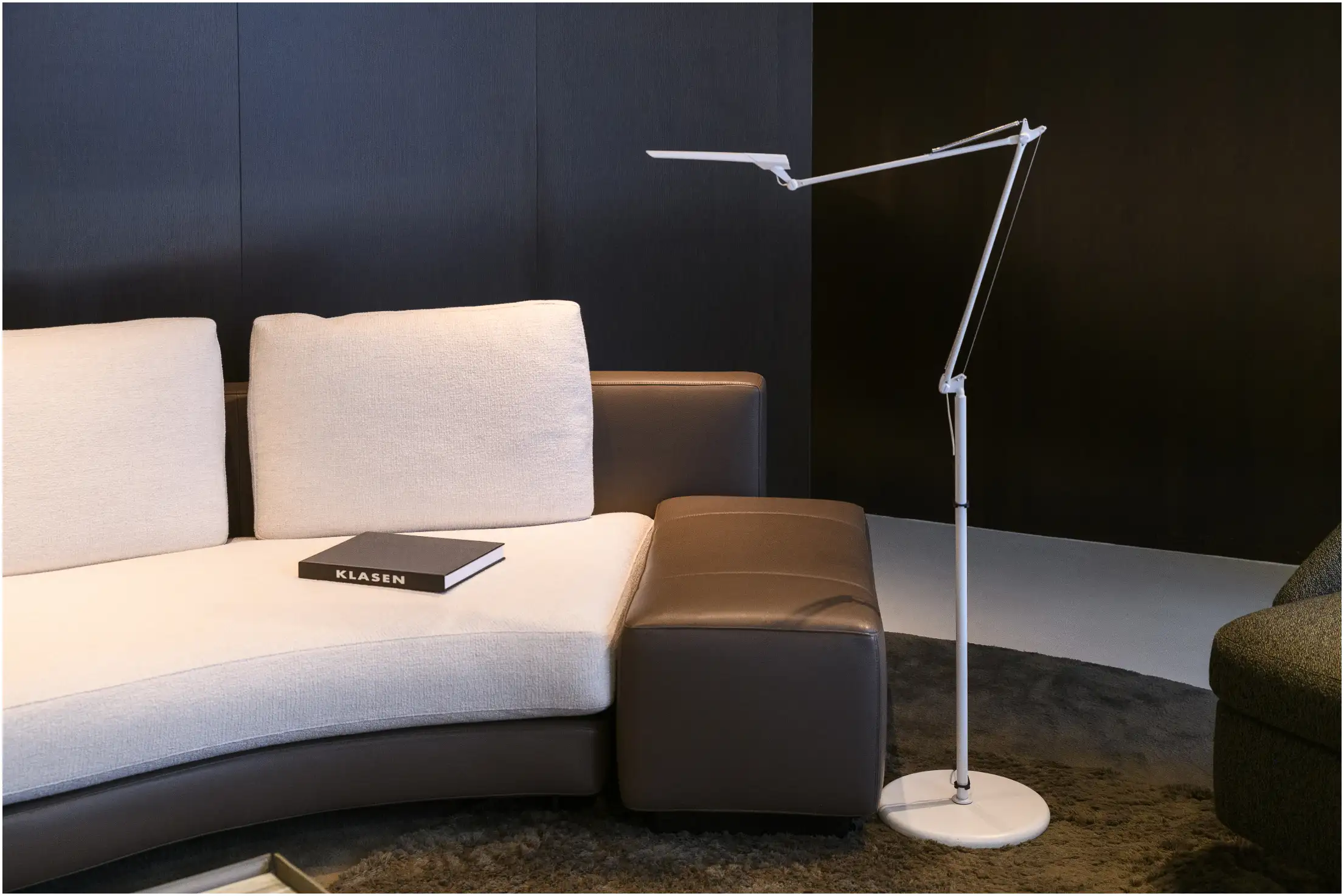 FLOOR STAND