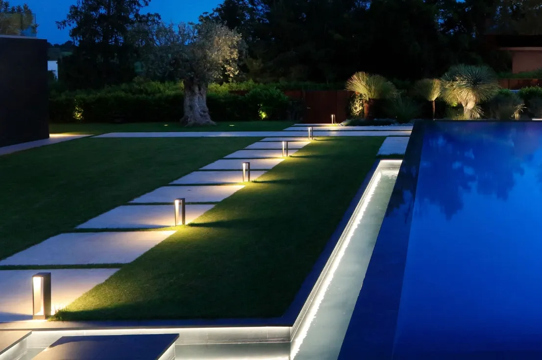 MICROKUBE 120 LONG BOLLARD