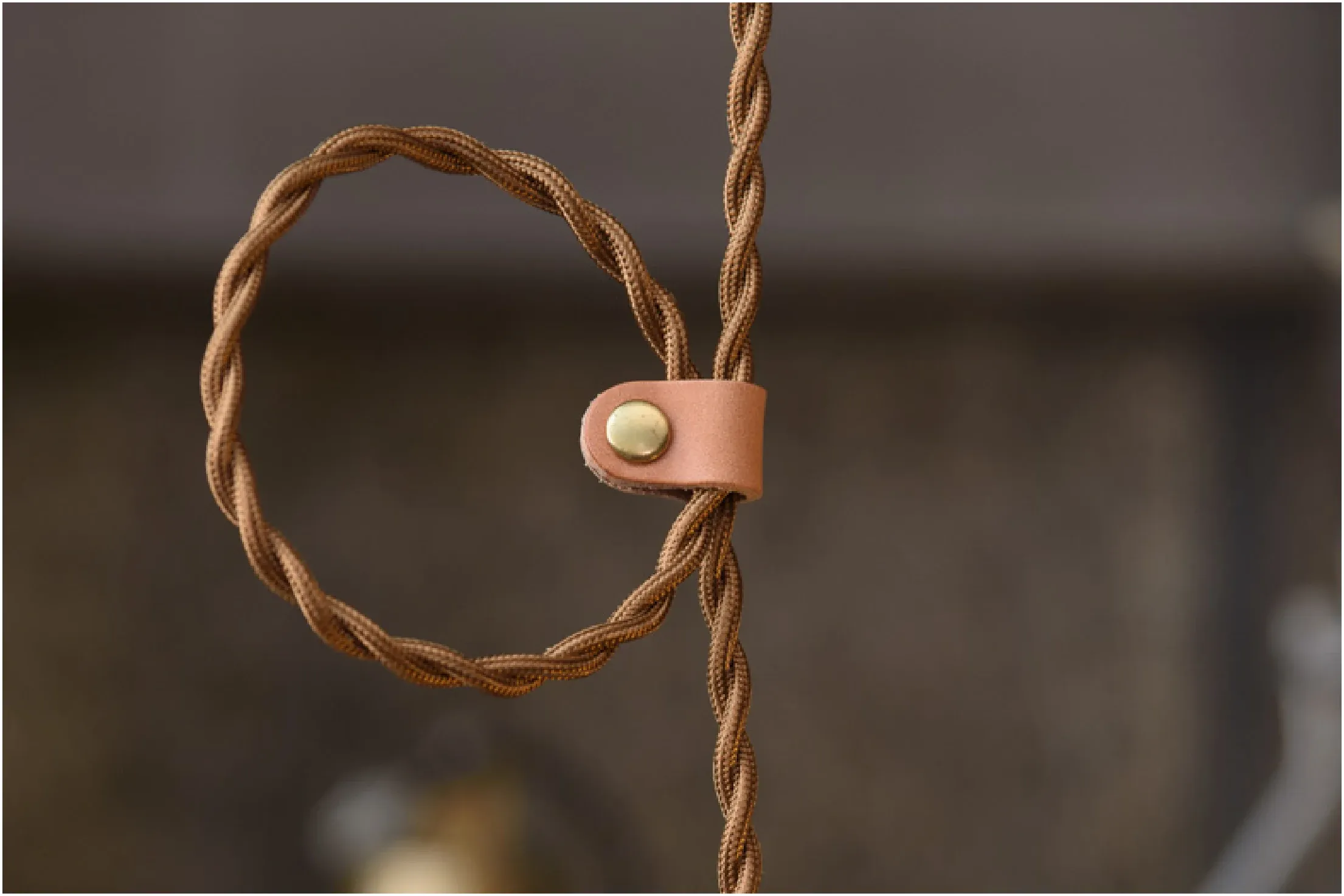 ABURI LEATHER CLIP