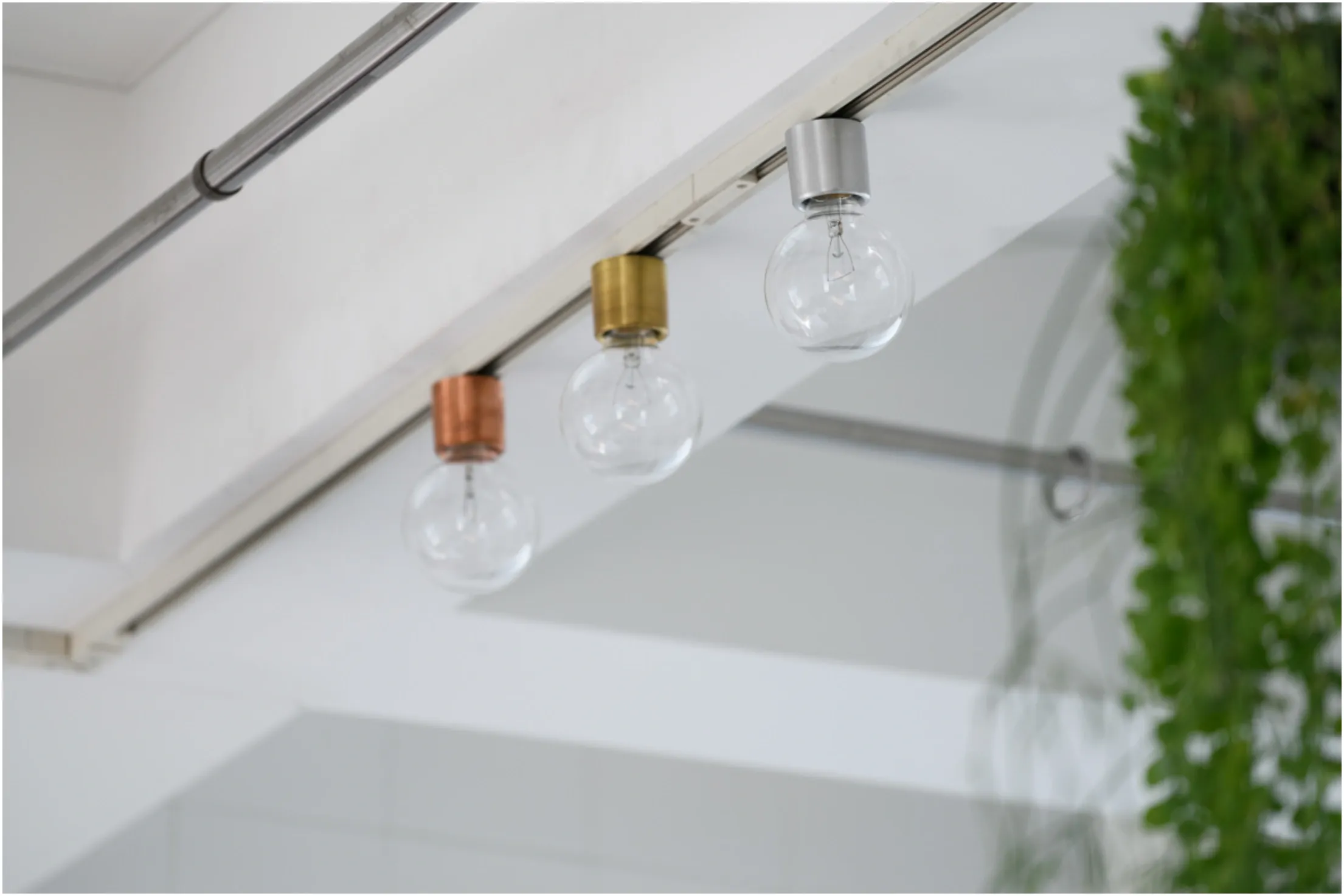 BULB LIGHT RAIL