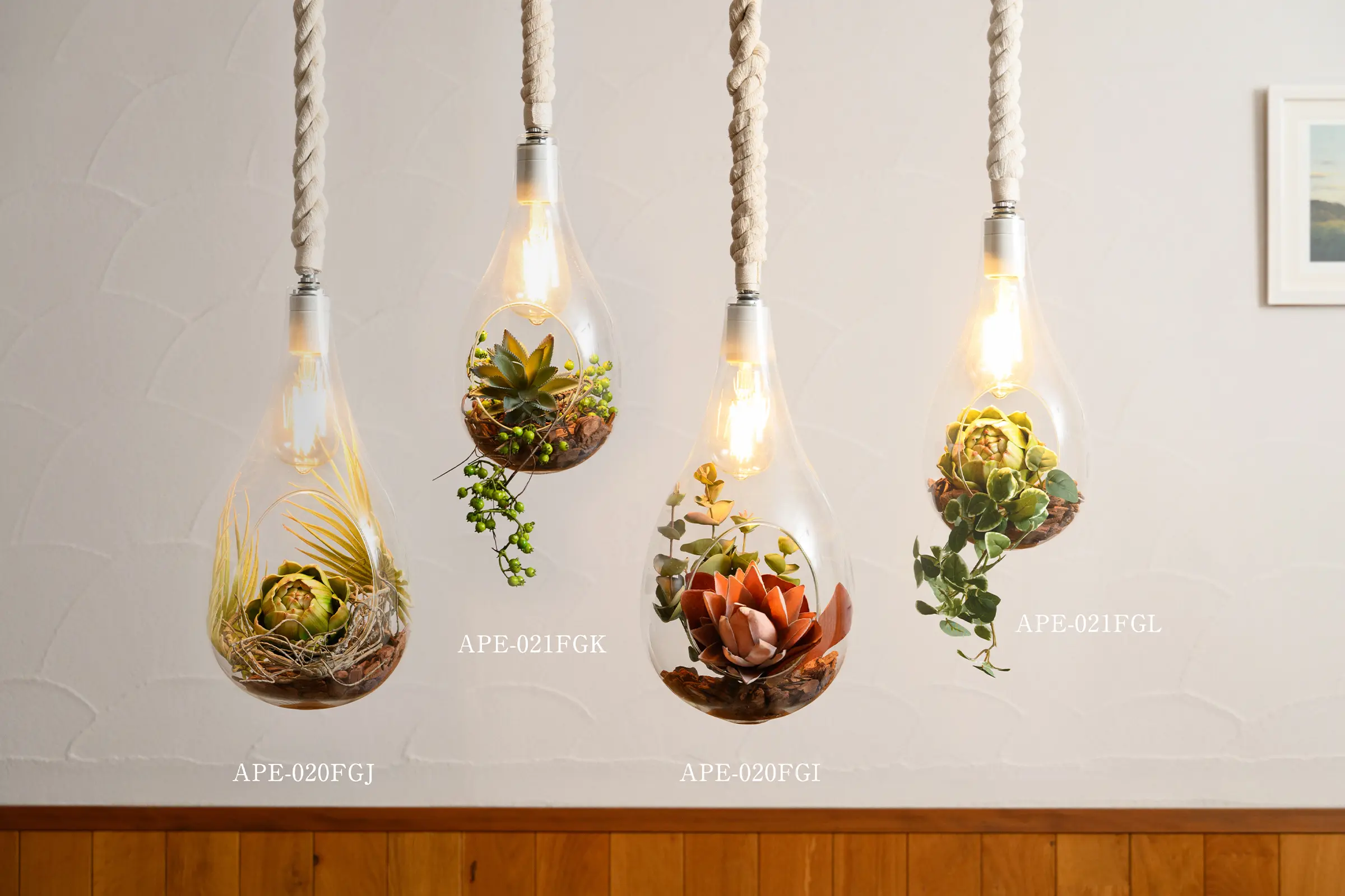BOTANIC HANGING LIGHT with FAKEGREEN
